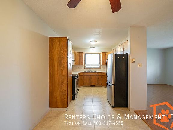 5th image of 320 52nd Ave W #3