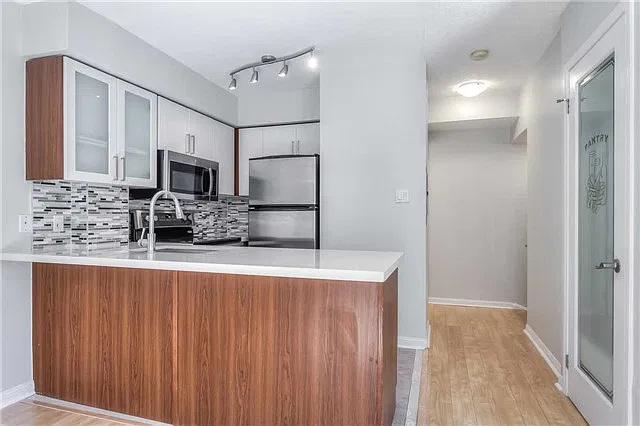 27 Canniff St - 511 — Photo 2