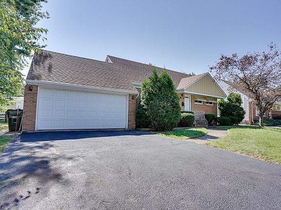 2nd image of 27700 Parkwood Dr