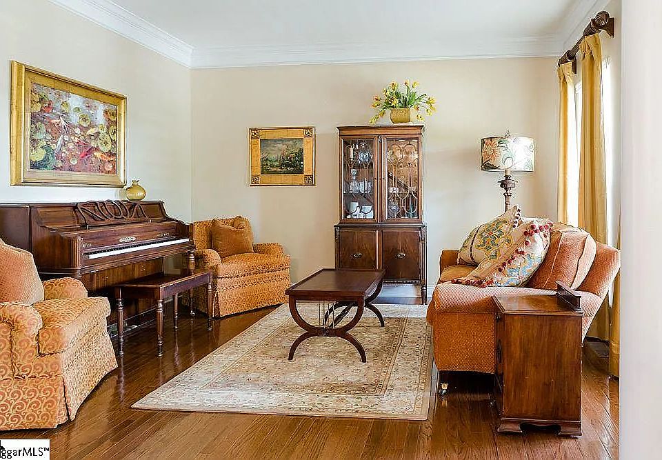 1st image of 6 Stratton Chapel Ct
