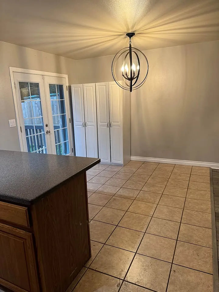 3 bed, 2.5 bath, 1575 sqft, $2,900 — Photo 3