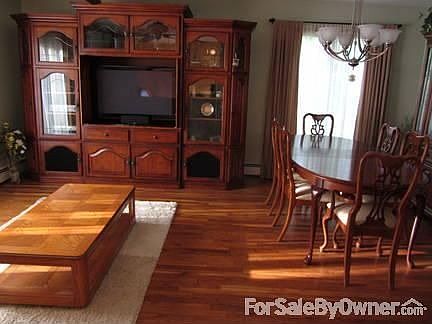 lvingroom/dining area