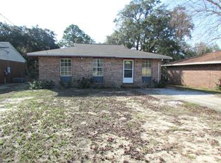 60 9th Ave, Shalimar, FL 32579