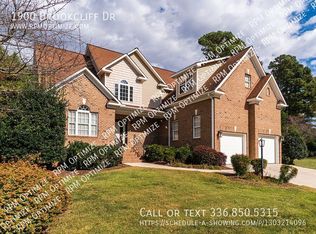1900 Brookcliff Dr, Greensboro, NC 27410