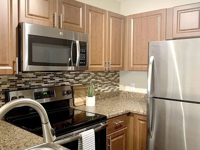 Madison Oaks Apartment Homes — Photo 14