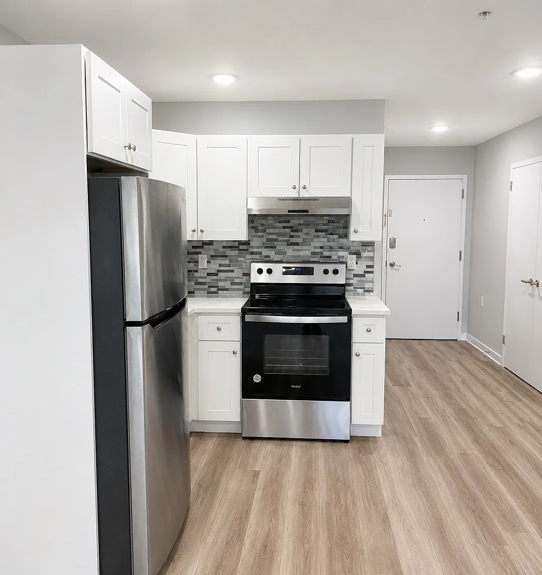 1 bed, $1,718 — Photo 3
