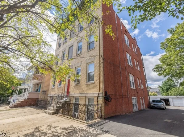 200 Forest St #3R, Montclair, NJ 07042