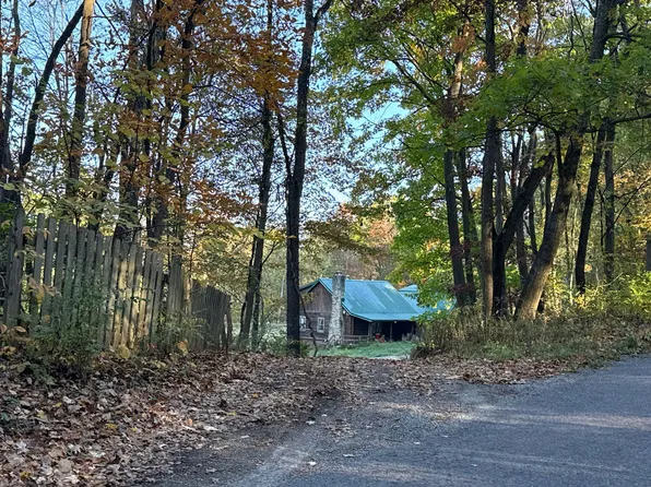 215 Sylvania Rd, Slippery Rock, PA 16057