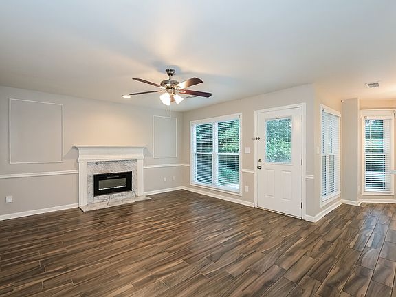 5th image of 655 Suwanee Lakes Cir