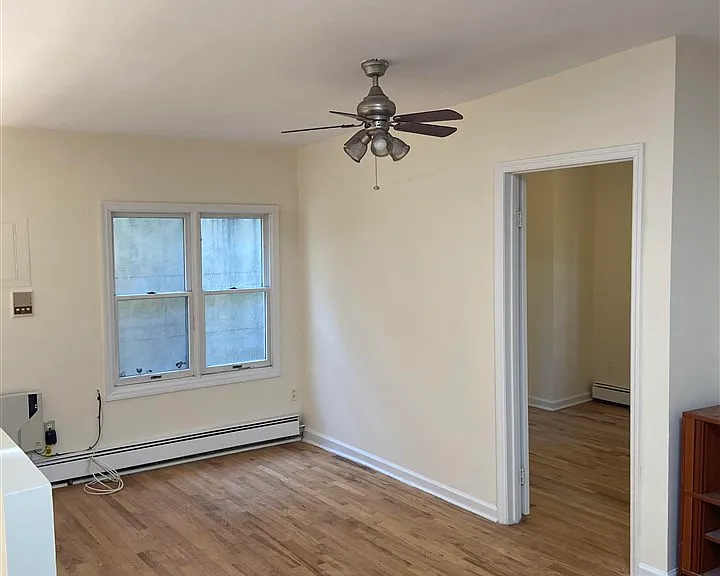 518 Adams St #REAR HOUSE — Photo 3
