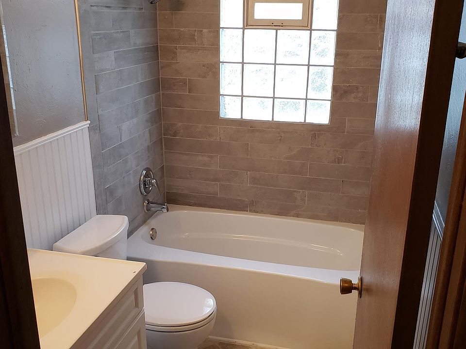 1st image of 10 Sandy Dr APT 2