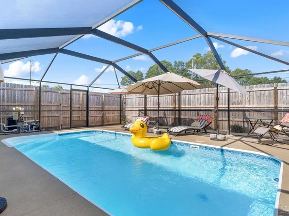 802 Amberway Dr, Pensacola, FL 32506