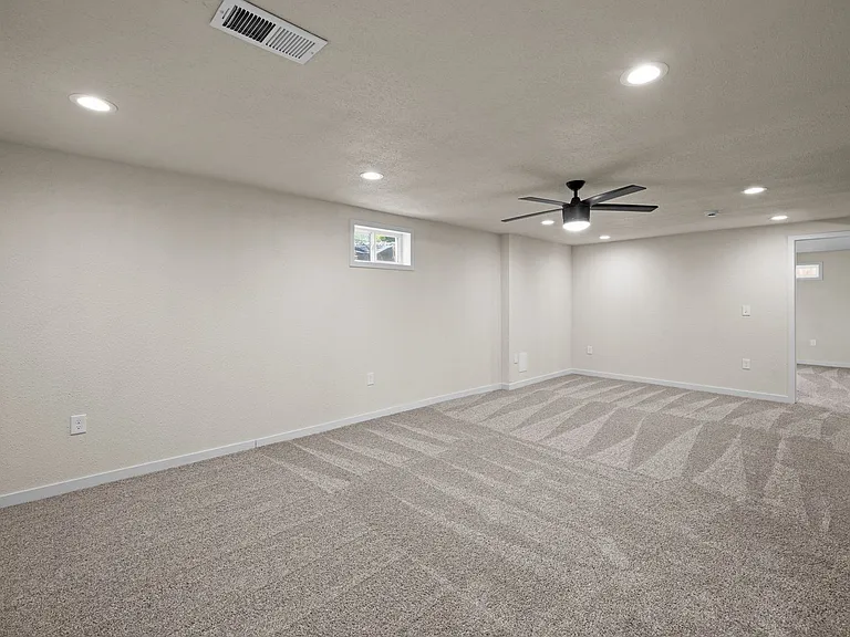 7904 N Crestline St — Photo 19