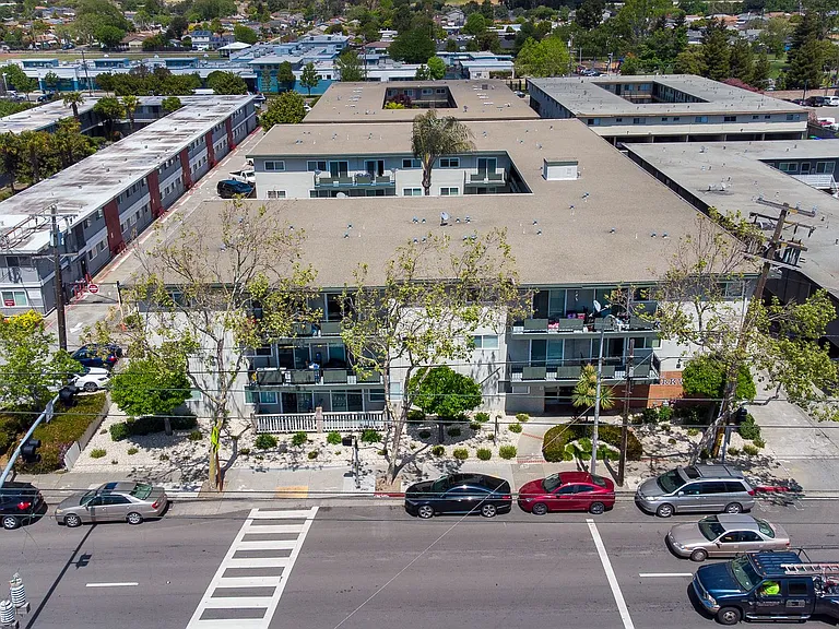 PARKWEST APARTMENTS — Photo 40