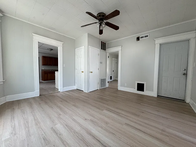 143 Hill St #2B — Photo 2