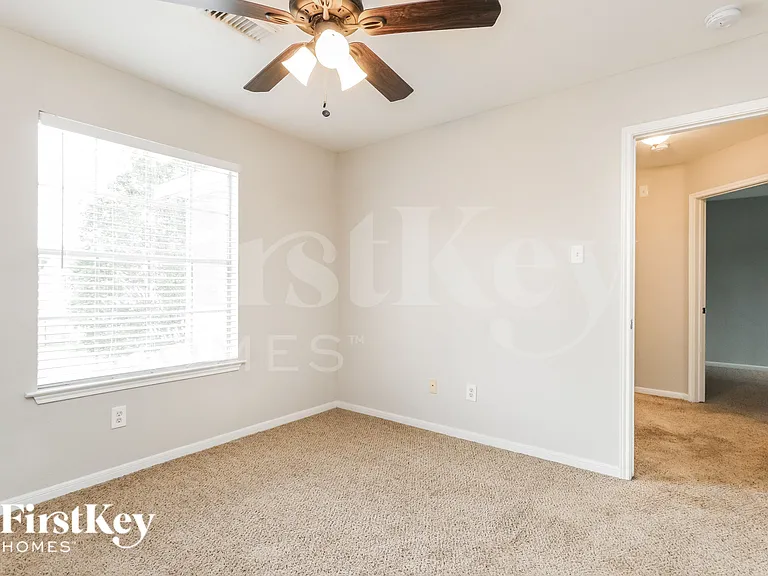 15613 Martineau St — Photo 8
