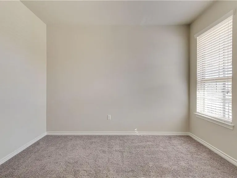 14202 McCoy Loop — Photo 26