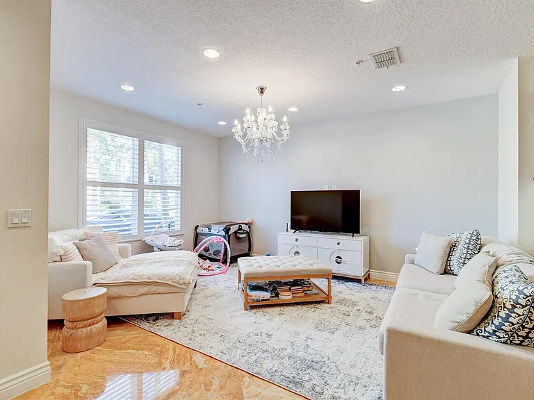 4930 NW 15th Ave — Photo 1