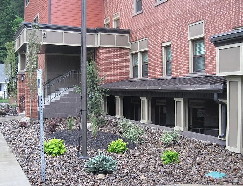 1st image of 20 Bank St APT 15