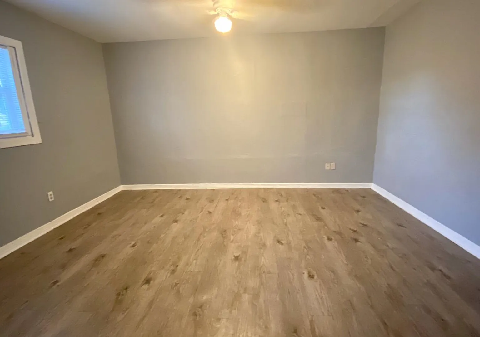 Handyman Special $99 Move In + Admin Fee / "You Fix, You Save Big!! — Photo 4