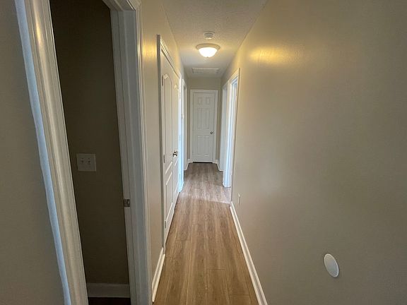 4th image of 1111 Spence Ct