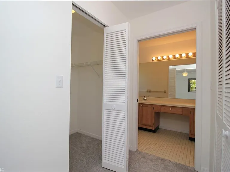 224 Erie Dr — Photo 10