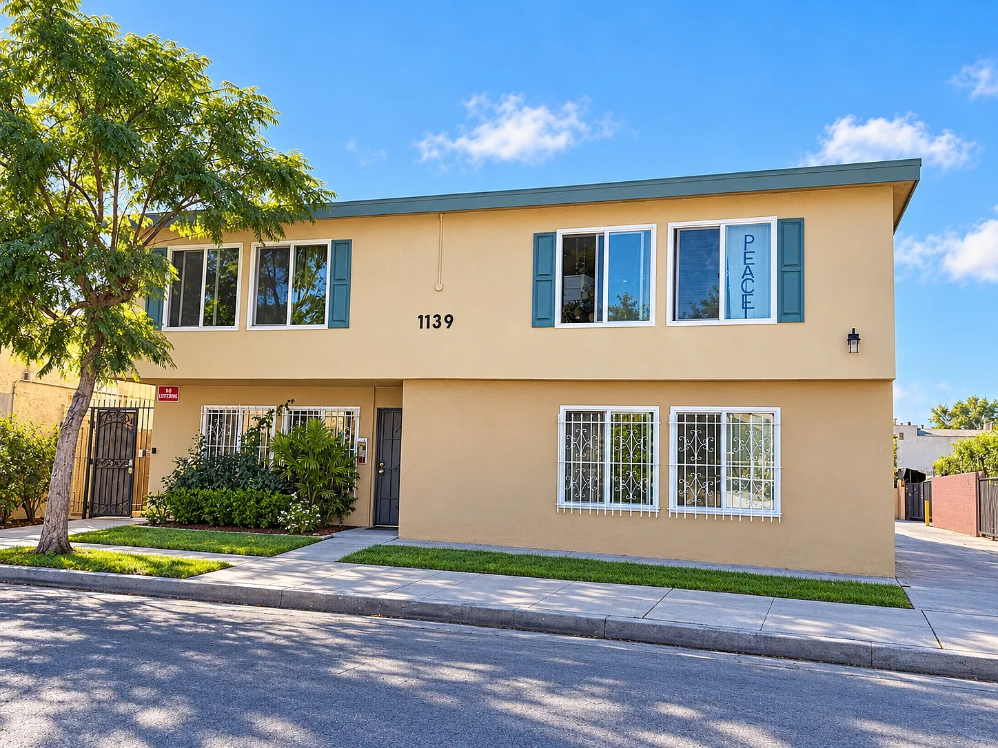 2 bed, 700 sqft, $1,870 — Photo 1