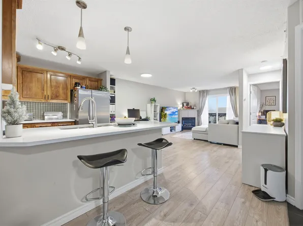 17407 99th Ave NW #310, Edmonton, AB T5T 0W7