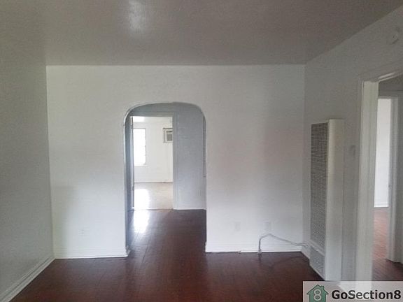 3rd image of 1029 SW 31st St