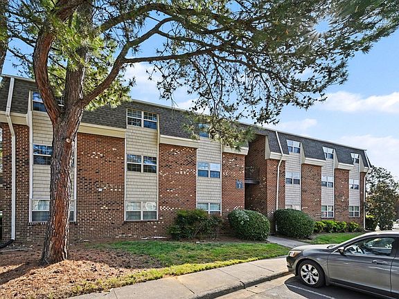 3rd image of 501 Jones Ferry Rd APT J9