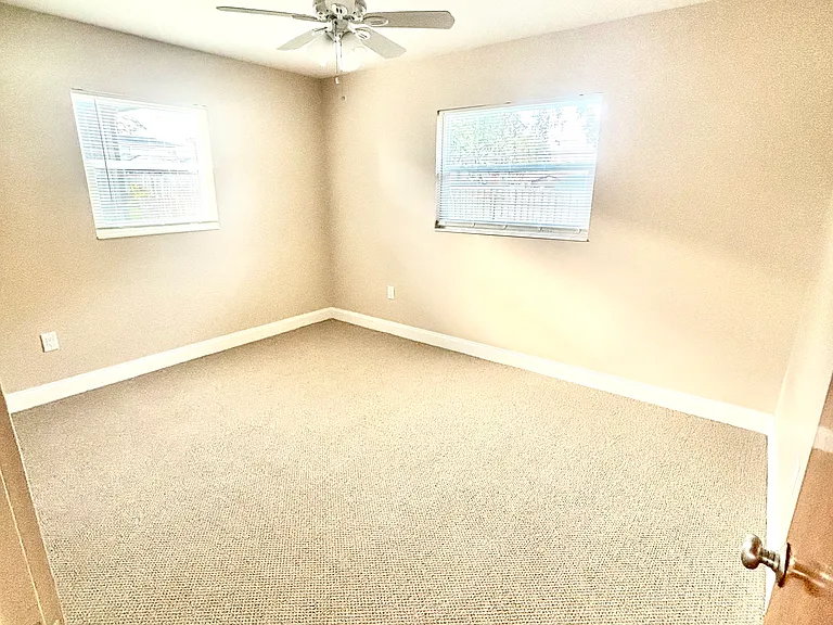 86 Maple Ave — Photo 12