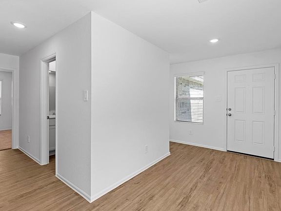 5th image of 2430 Ridge Oak Dr