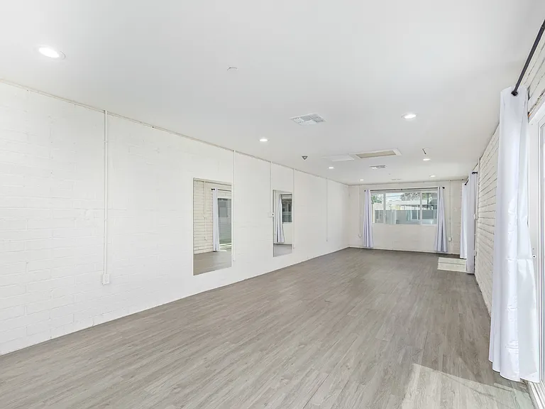 2136 W Village Dr — Photo 40