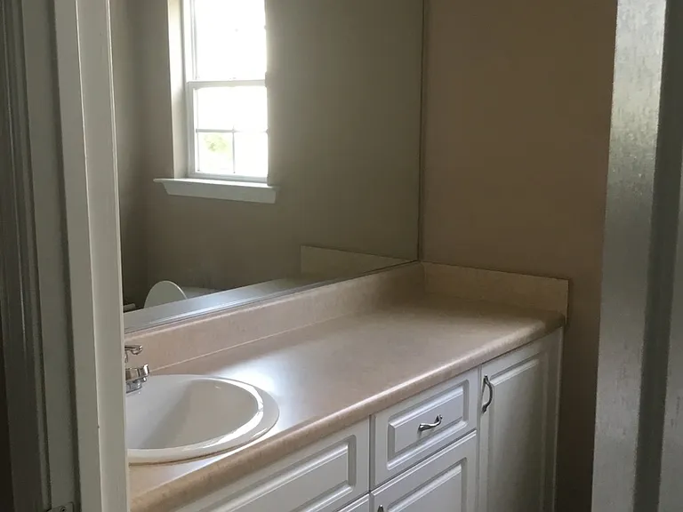 712 Keyes Dr — Photo 14