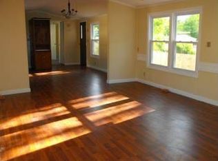 23 Hemlock Rd, Glocester, RI 02814