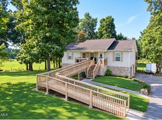 621 Keene Cir, Dandridge, TN 37725