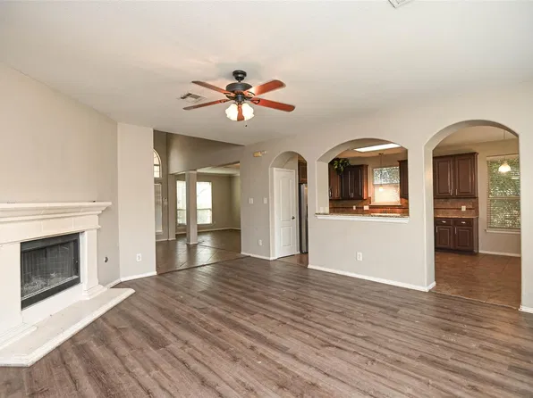 140 Pecanwood S, Kyle, TX 78640