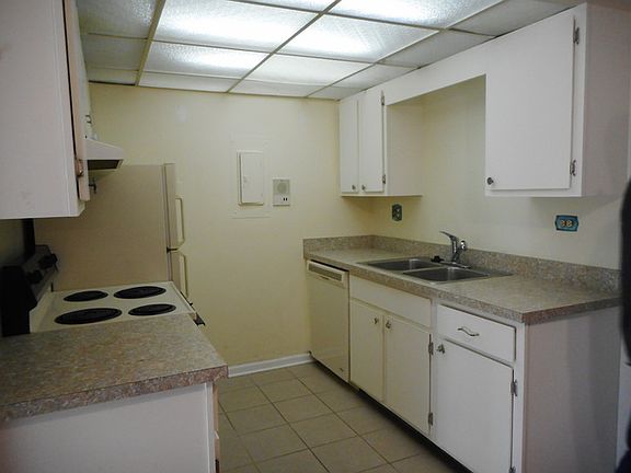 4th image of 275 Springhill Dr APT 205