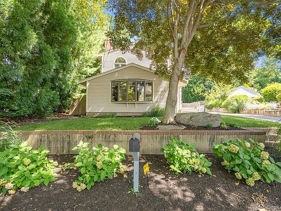3rd image of 16 Westview Road