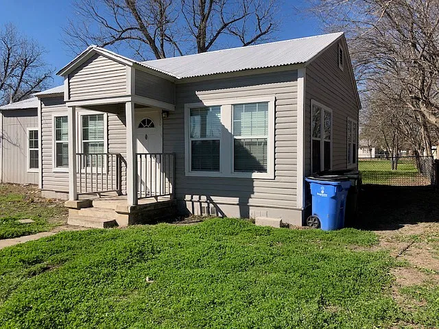 2 bed, 1076 sqft, $1,250 — Photo 2