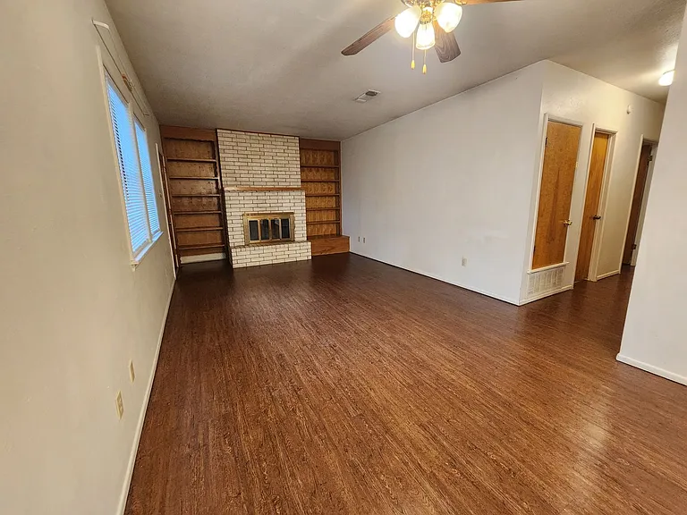 1274 Hillcrest Dr — Photo 6
