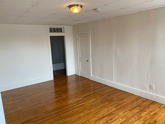 4th image of 67 N Main St