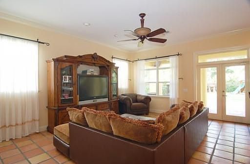 3rd image of 3103 W Tambay Ave