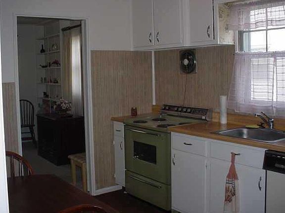4th image of 223 E Ulen Dr