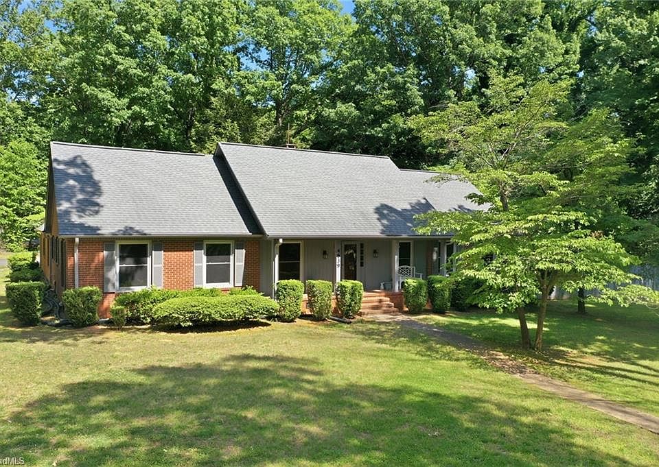 1st image of 4839 Forest Lake Dr