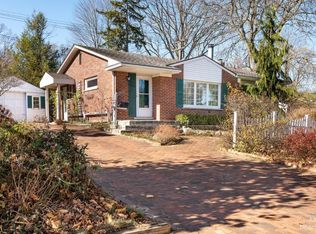 2420 Yorkshire Rd, Ann Arbor, MI 48104