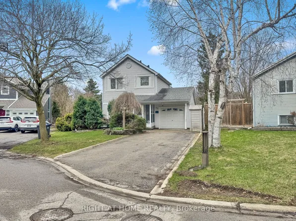 22 Blueridge Sq, Brampton, ON L6Z 1A1