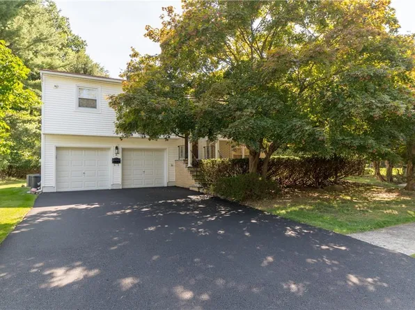 4 Meyer Oval, Pearl River, NY 10965