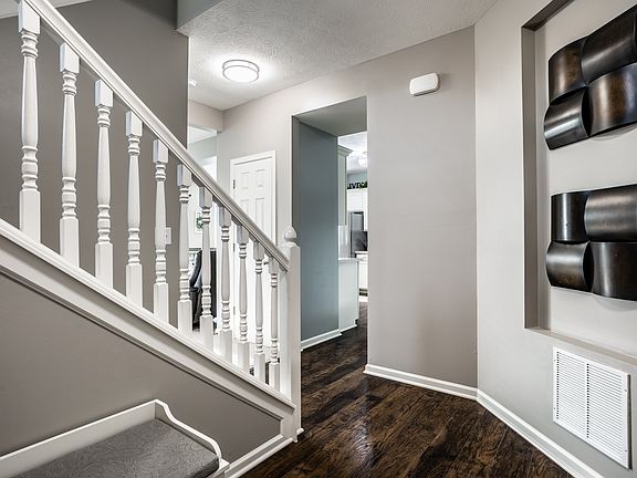 4th image of 3701 White Cliff Way