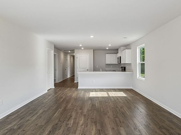 5th image of 1325 Preakness Ln